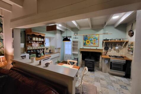 Property Image 4