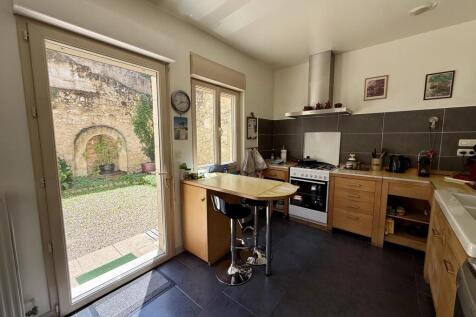 Property Image 4