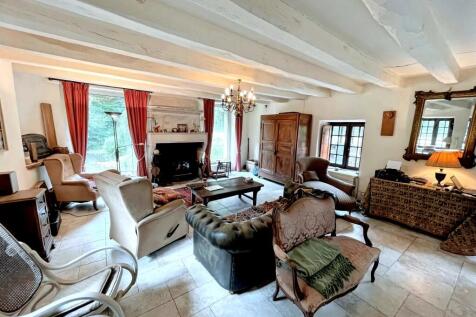 Property Image 4