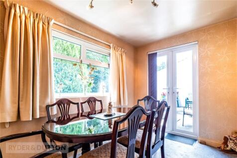 Dining Room/Bed 3
