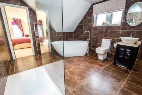 En-Suite 2nd Floor