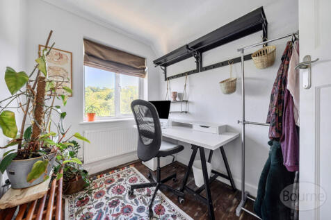 09f43004-da7b-426...