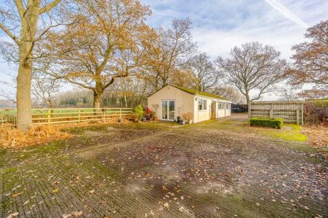 Airfield Lodge (Wigsley)-32.jpg