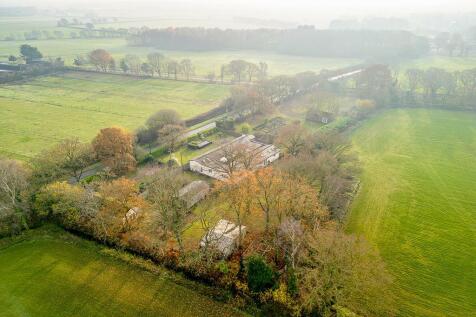 Airfield Lodge (Wigsley)-2.jpg