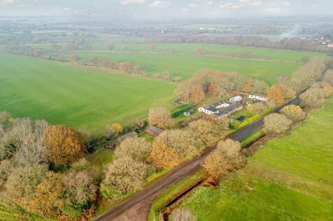 Airfield Lodge (Wigsley)-3.jpg