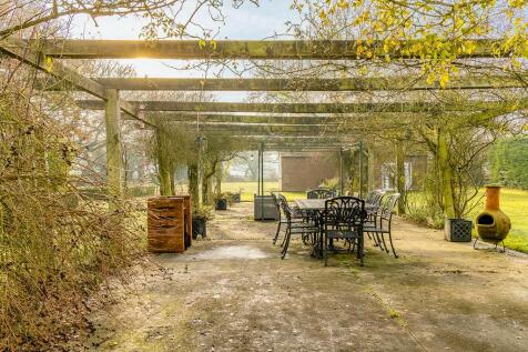 Airfield Lodge (Wigsley)-14.jpg