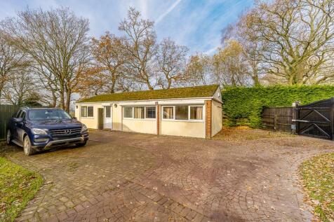 Airfield Lodge (Wigsley)-85.jpg