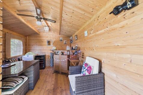 Summer House/Bar