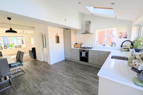 Kitchen Dining Area