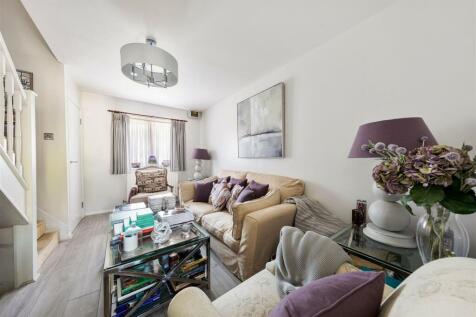 Magpie Close E7