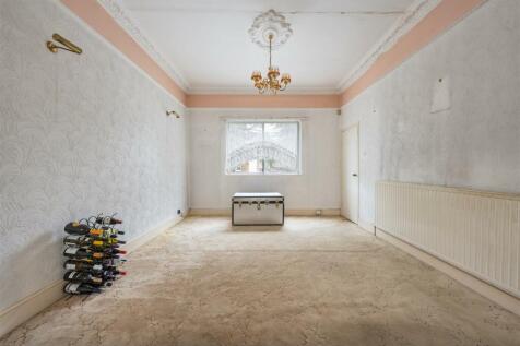 Hampton Road, E7