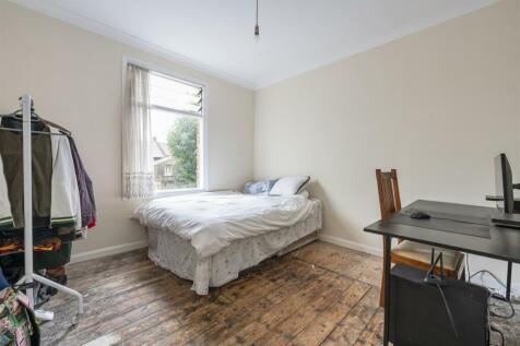 Hampton Road, E7