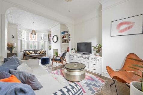 Cavendish Drive E11