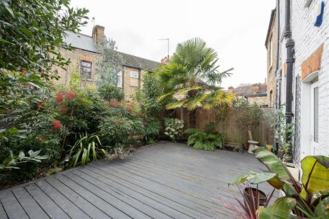 Cavendish Drive E11