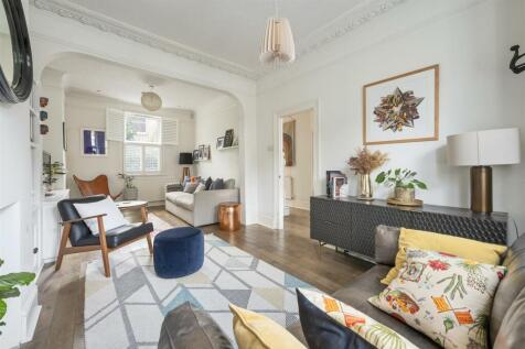 Cavendish Drive E11