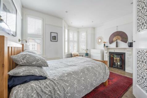 Cavendish Drive E11