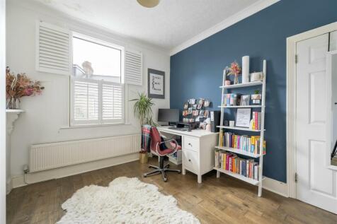 Cavendish Drive E11