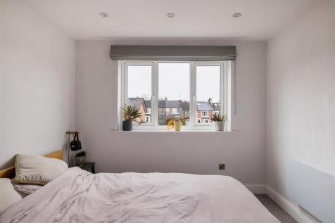 5, South Birkbeck Road E11