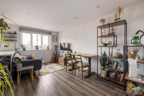 5, South Birkbeck Road E11