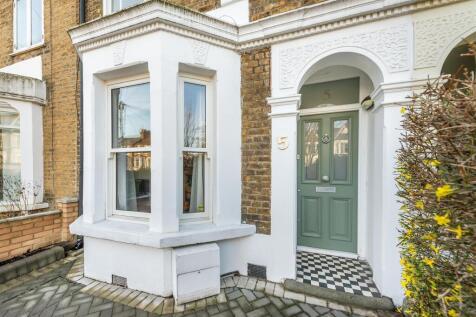 Lytton Road, E11
