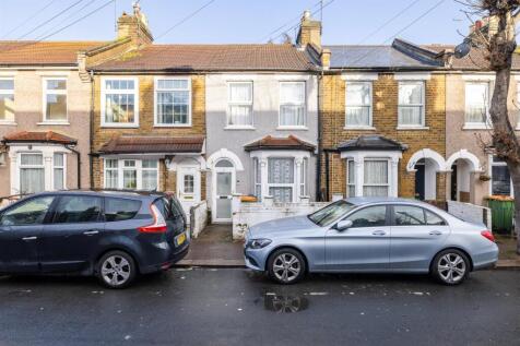 Worcester Road E12