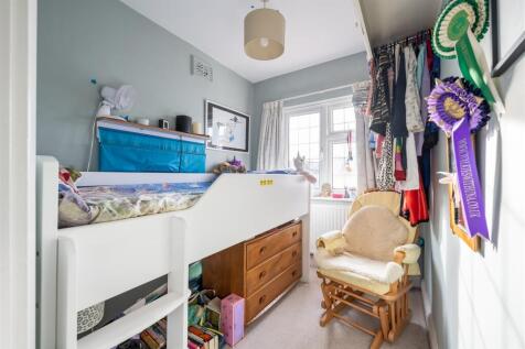 Elmcroft Close E11