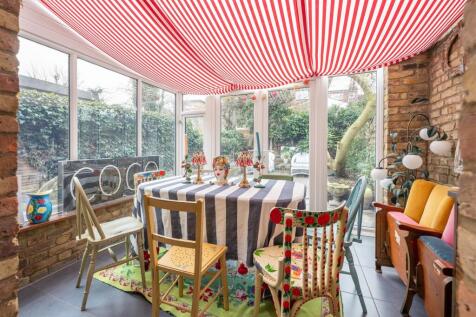 Grove Green Road E11