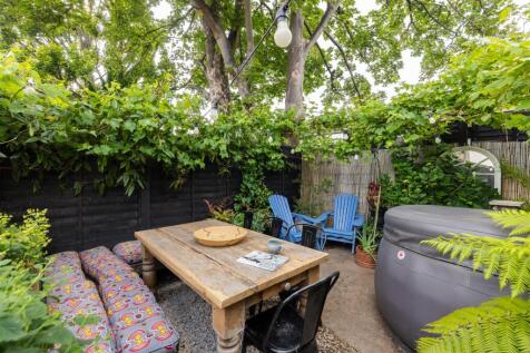 Stafford Road E7