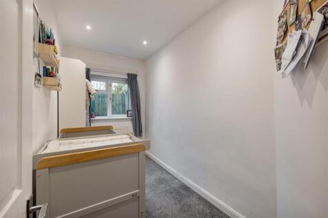 17, Teesdale Road E11