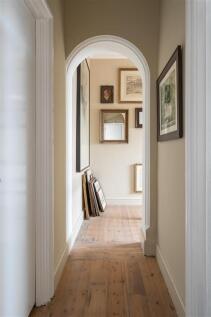 Neville Road E7