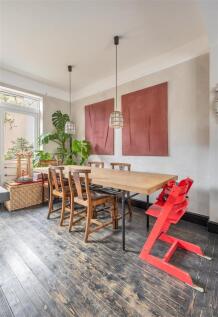 Neville Road E7