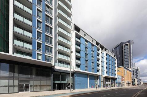 High Street, E15