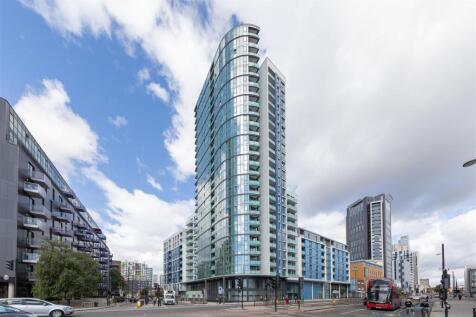 High Street, E15