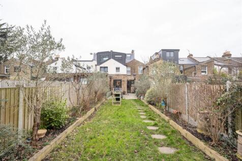 Esther Road E11