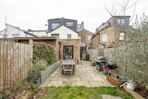 Esther Road E11