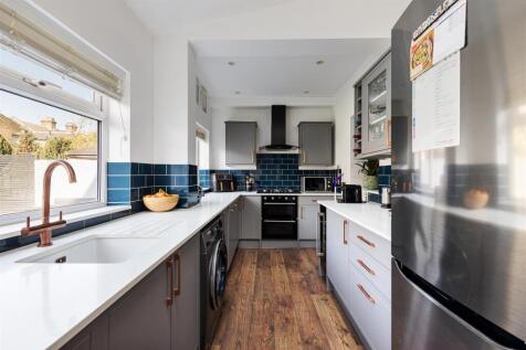 Grove Green Road E11