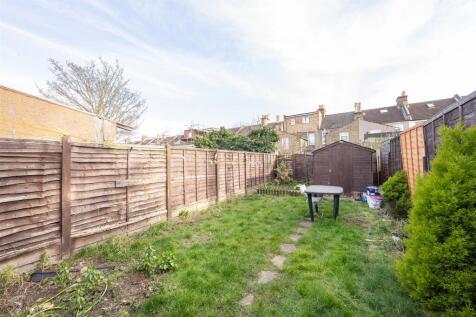 Strone Road E7