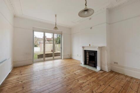 Chadwick Road E11