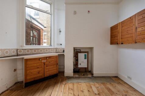 Chadwick Road E11