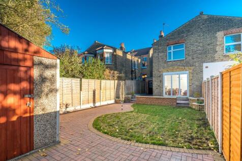 Chadwick Road E11