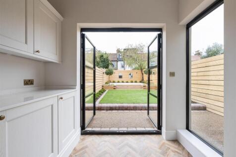 Southwell Grove Road E11