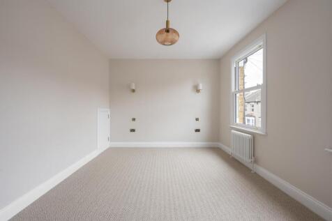 Southwell Grove Road E11