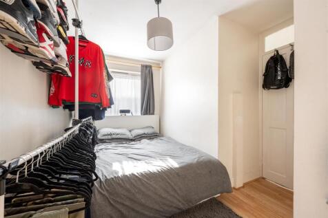 Dames Road E7