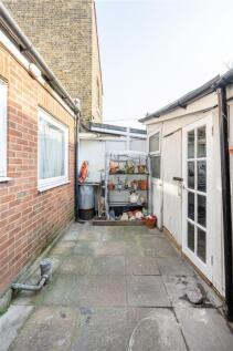 Dames Road E7