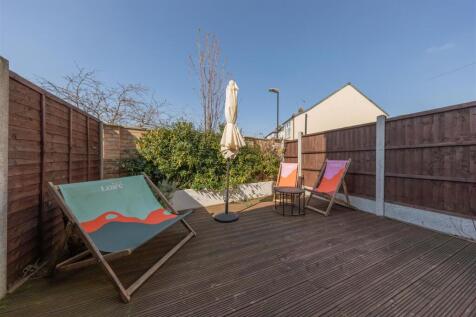 Hartland Road E15