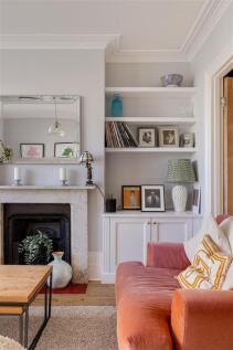 Station Road, E7