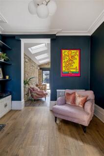 Station Road, E7