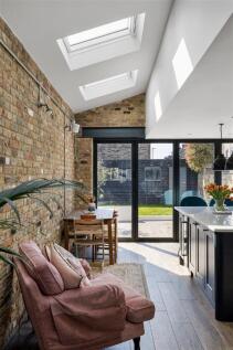 Station Road, E7