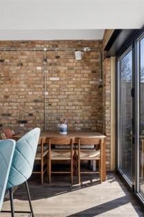 Station Road, E7