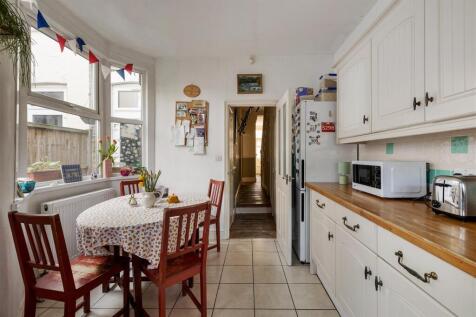 Gordon Road, E11